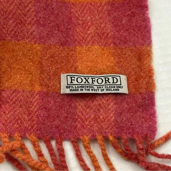 Foxford Women’s 100% Lambswool Plaid Scarf - Picture 2 of 3